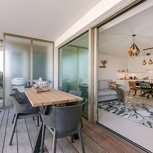 modern-apartment-with-south-facing-terrace.bruges-hotels.info/
